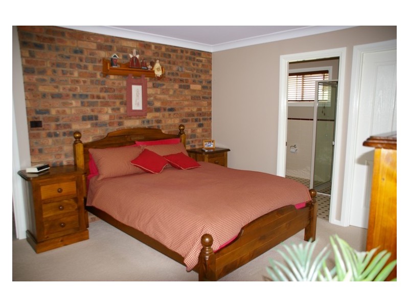 12 Shepherd Avenue, Cowra NSW 2794