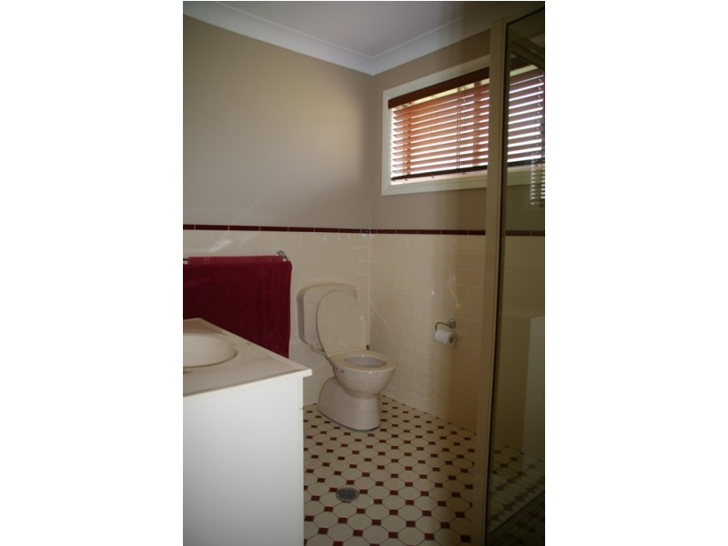 12 Shepherd Avenue, Cowra NSW 2794