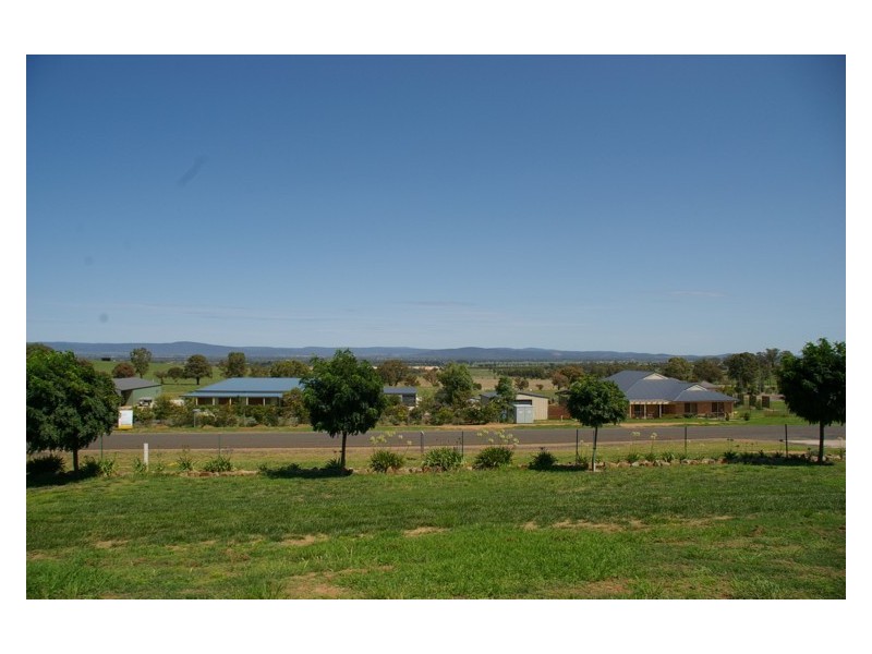 12 Shepherd Avenue, Cowra NSW 2794