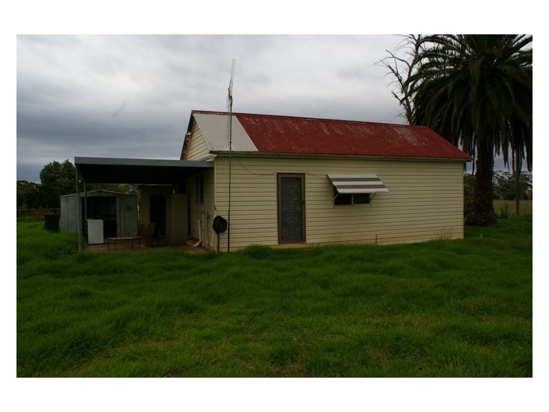 25-27 Robinson Street, Woodstock NSW 2793