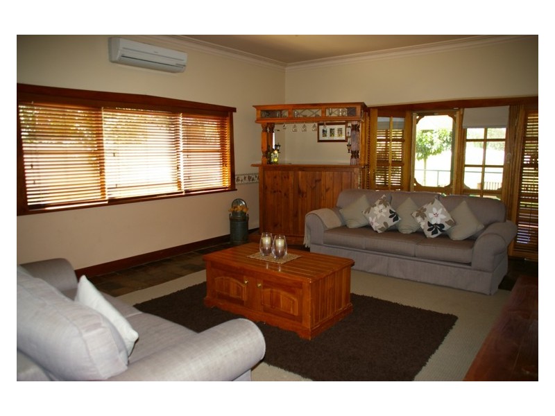 143 Fitzroy Street, Cowra NSW 2794