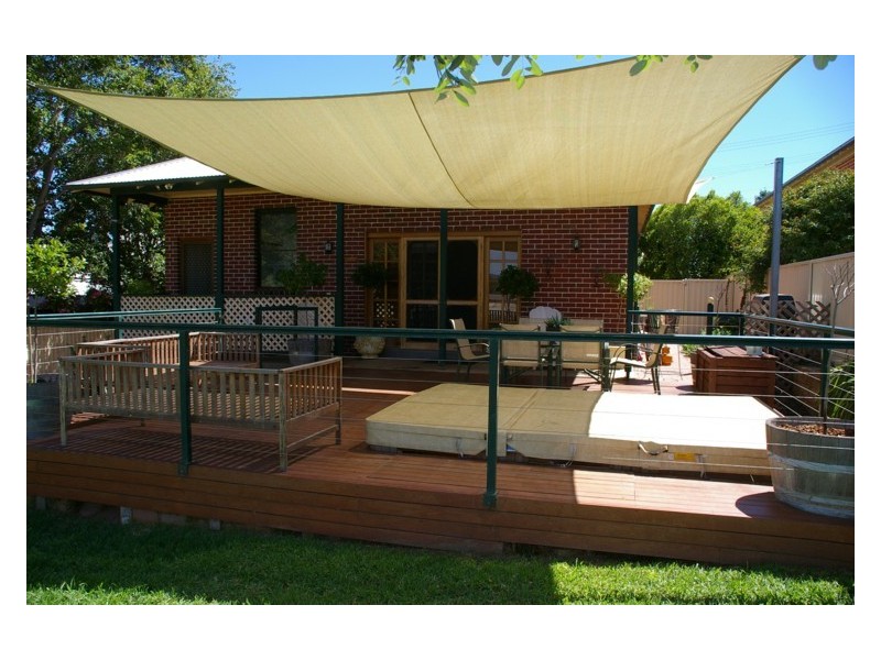 143 Fitzroy Street, Cowra NSW 2794