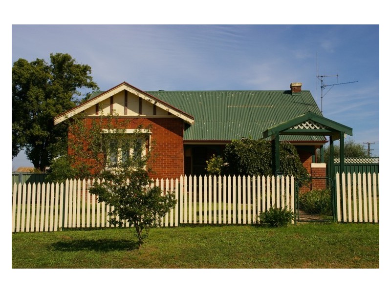 66 Fitzroy Avenue, Cowra NSW 2794
