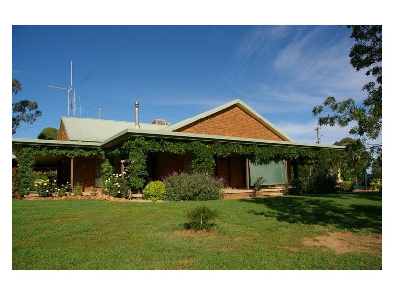 107 Dorset Lane, Cowra NSW 2794