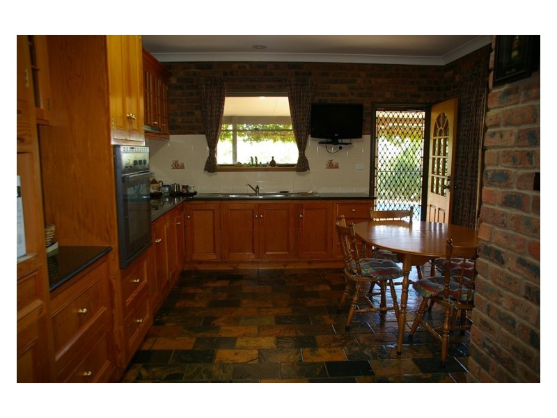 107 Dorset Lane, Cowra NSW 2794