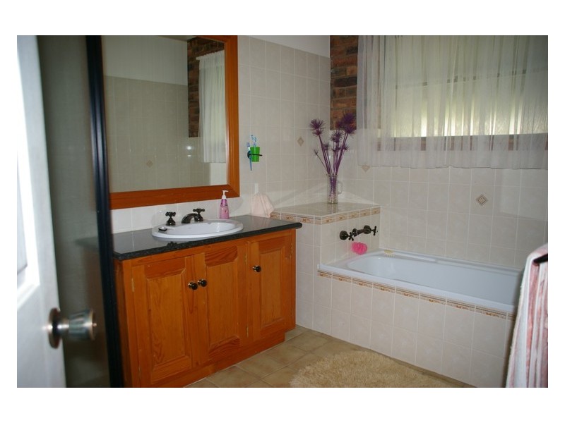 107 Dorset Lane, Cowra NSW 2794