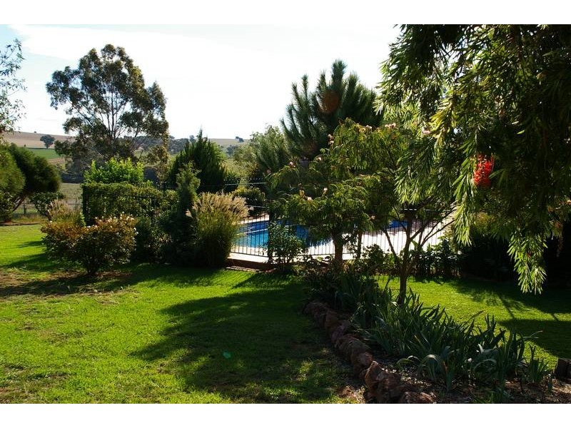 107 Dorset Lane, Cowra NSW 2794