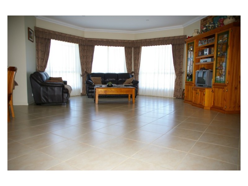 1826 North Logan Road, Cowra NSW 2794