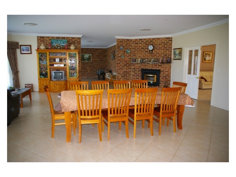 1826 North Logan Road, Cowra NSW 2794