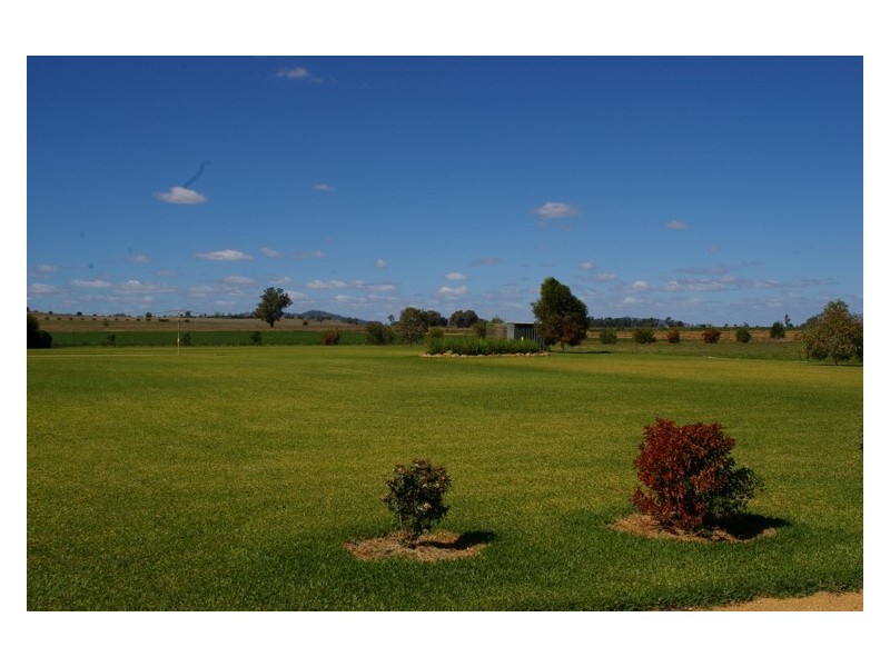 1826 North Logan Road, Cowra NSW 2794