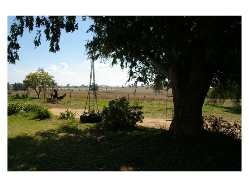 1160 Canowindra Road, Cowra NSW 2794