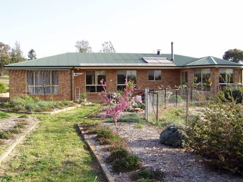 25 Camp Lane, Cowra NSW 2794