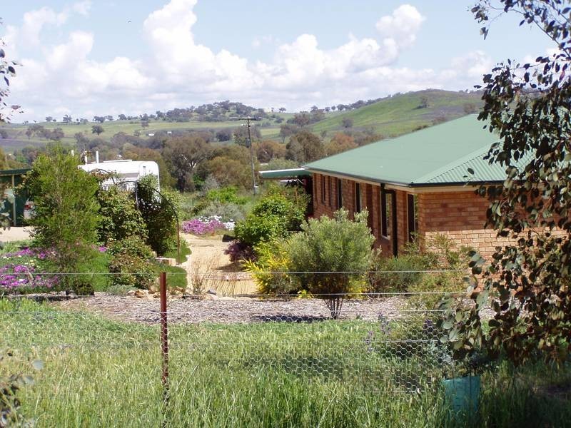 25 Camp Lane, Cowra NSW 2794