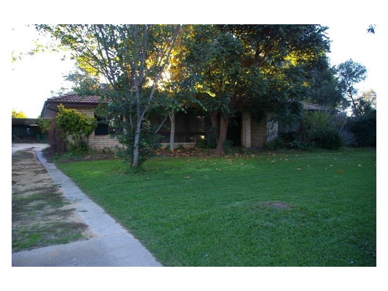 16 Ranken Street, Cowra NSW 2794