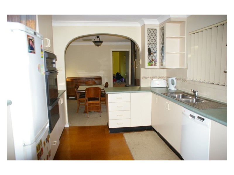 16 Ranken Street, Cowra NSW 2794