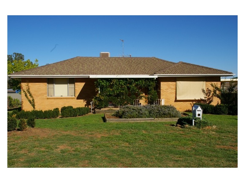 24 Kibbler Street, Cowra NSW 2794