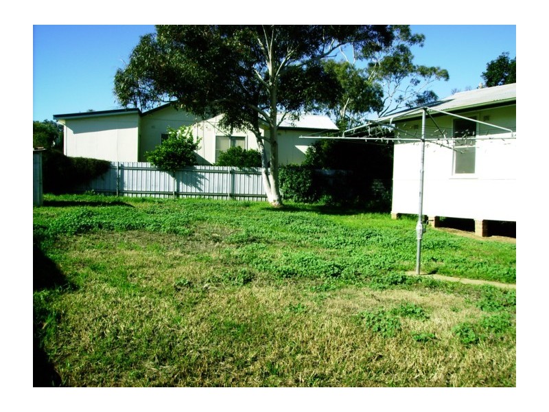 10 Sheahan Street, Cowra NSW 2794