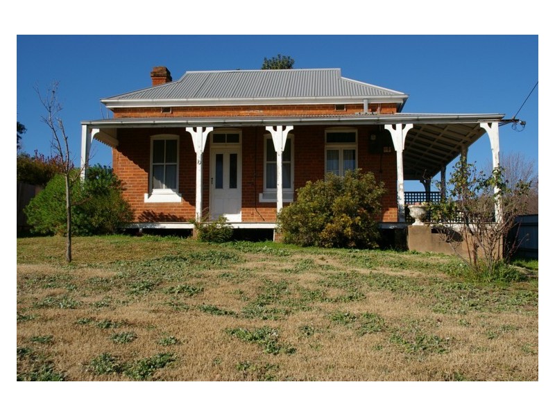19 Lachlan Street, Cowra NSW 2794