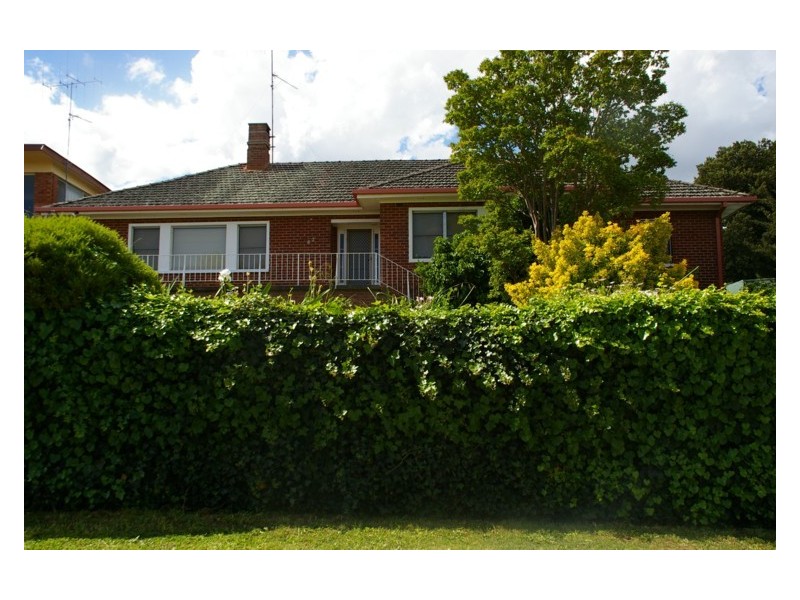 82 Liverpool Street, Cowra NSW 2794