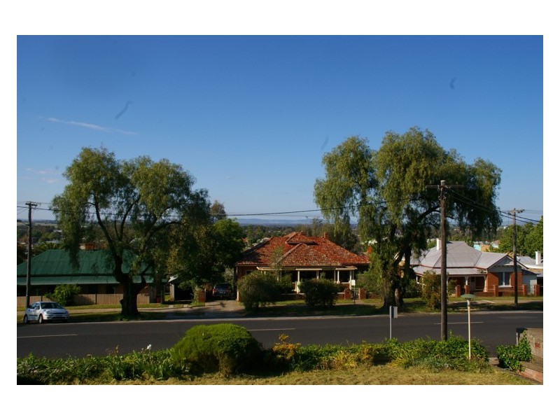 82 Liverpool Street, Cowra NSW 2794