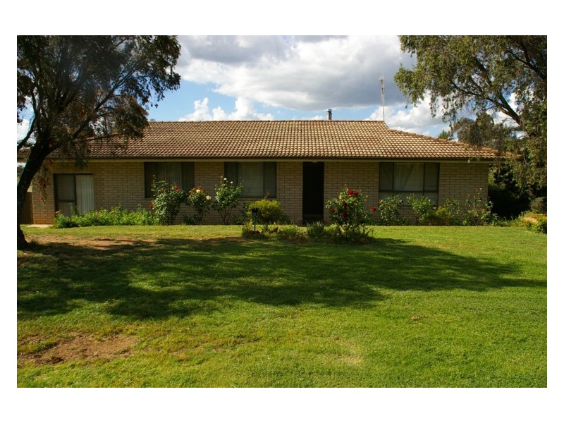 37 Cowra Road, Cowra NSW 2794