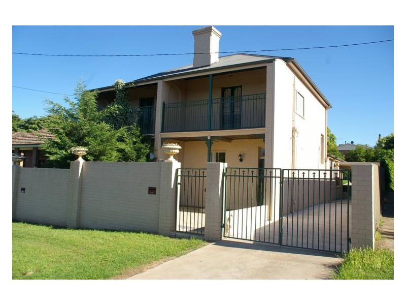 14 B Liverpool, Cowra NSW 2794