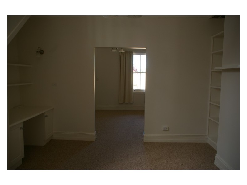 14 B Liverpool, Cowra NSW 2794