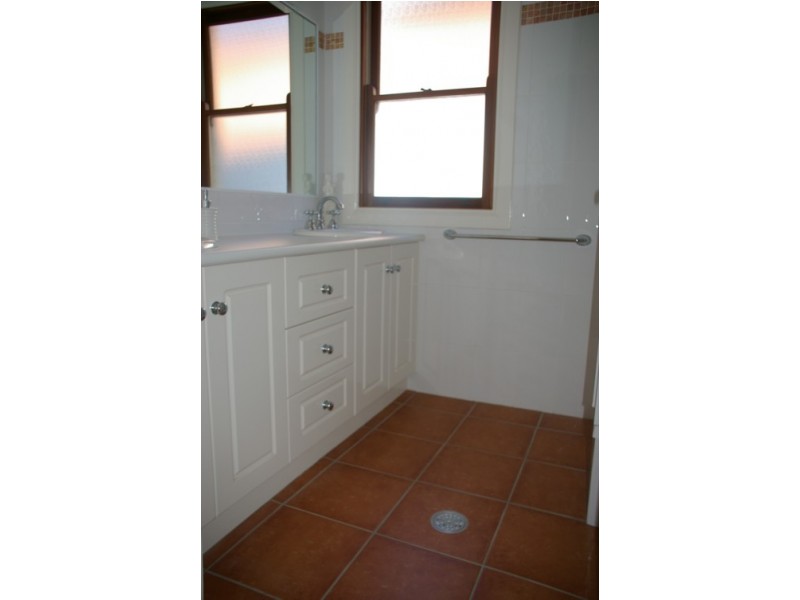 14 B Liverpool, Cowra NSW 2794