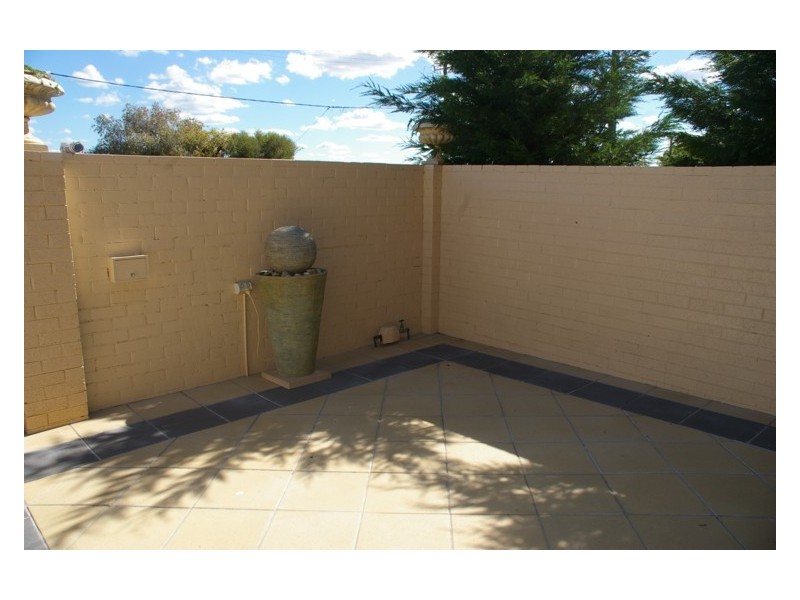 14 B Liverpool, Cowra NSW 2794