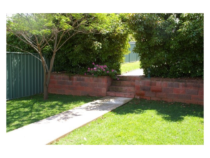 14 B Liverpool, Cowra NSW 2794
