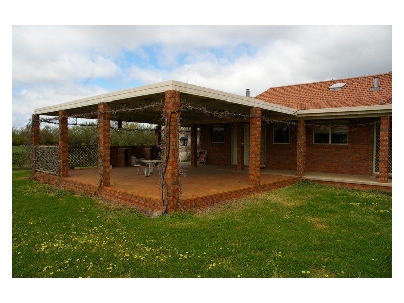 44 Carro Park Road, Cowra NSW 2794