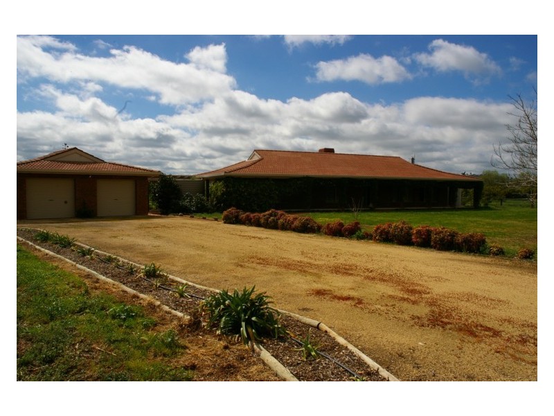 44 Carro Park Road, Cowra NSW 2794