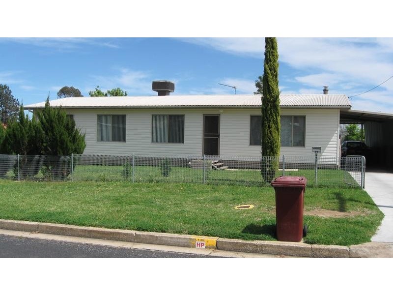 42 Victor Street, Cowra NSW 2794