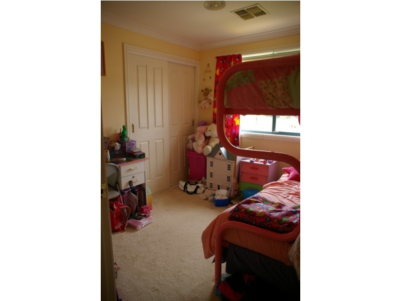 35 Vernon Drive, Cowra NSW 2794