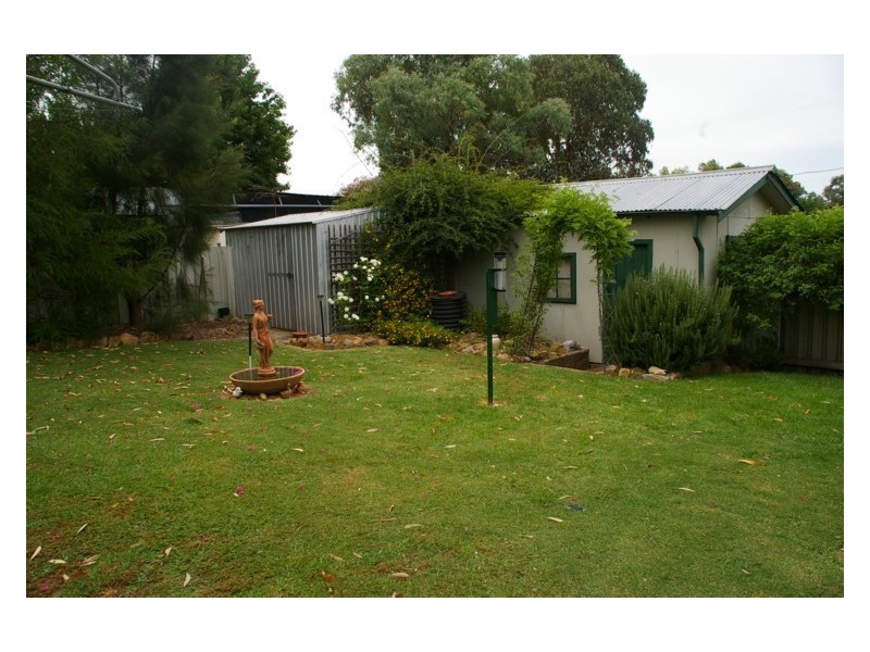 63 Taragala Street, Cowra NSW 2794