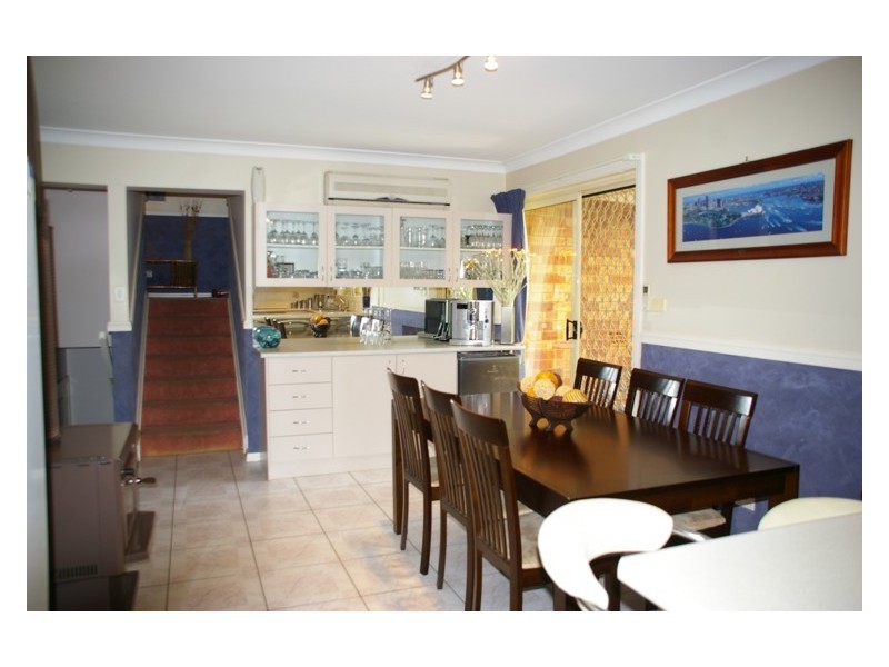 4 Grevillea Close, Cowra NSW 2794