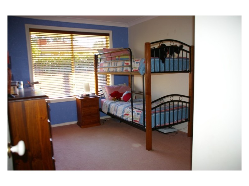 4 Grevillea Close, Cowra NSW 2794