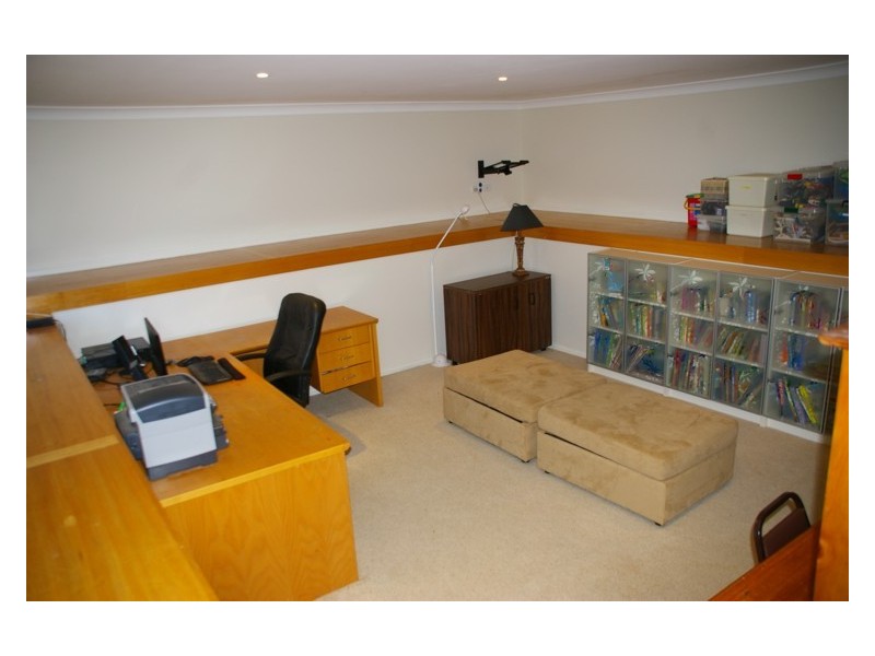 4 Grevillea Close, Cowra NSW 2794