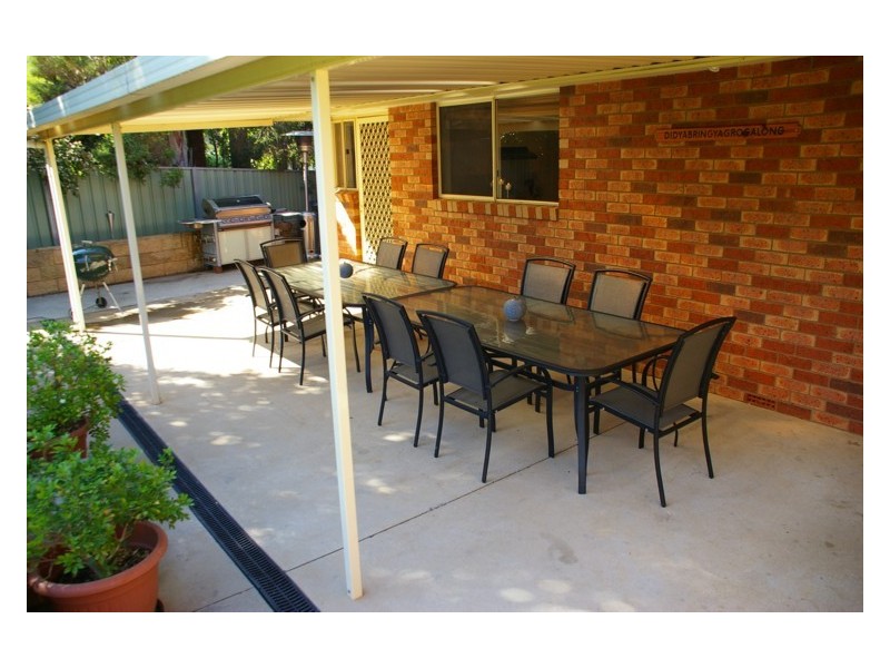 4 Grevillea Close, Cowra NSW 2794