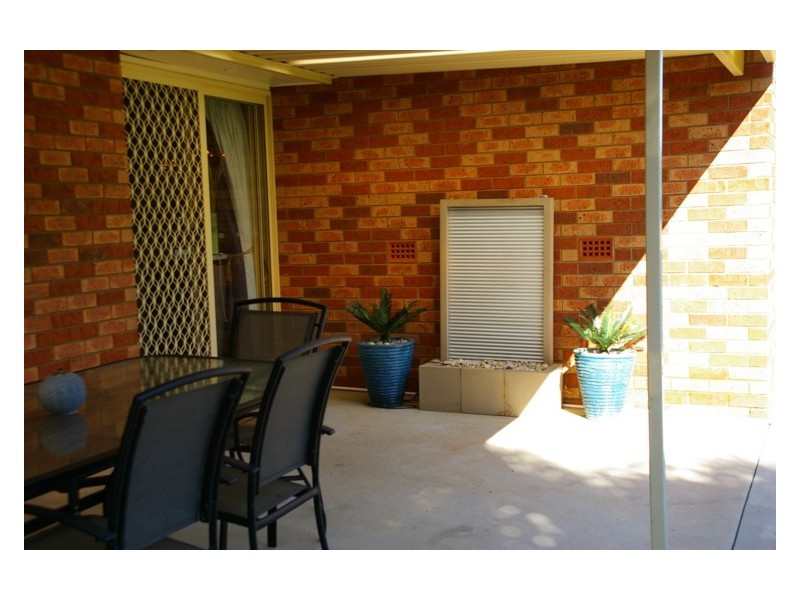 4 Grevillea Close, Cowra NSW 2794