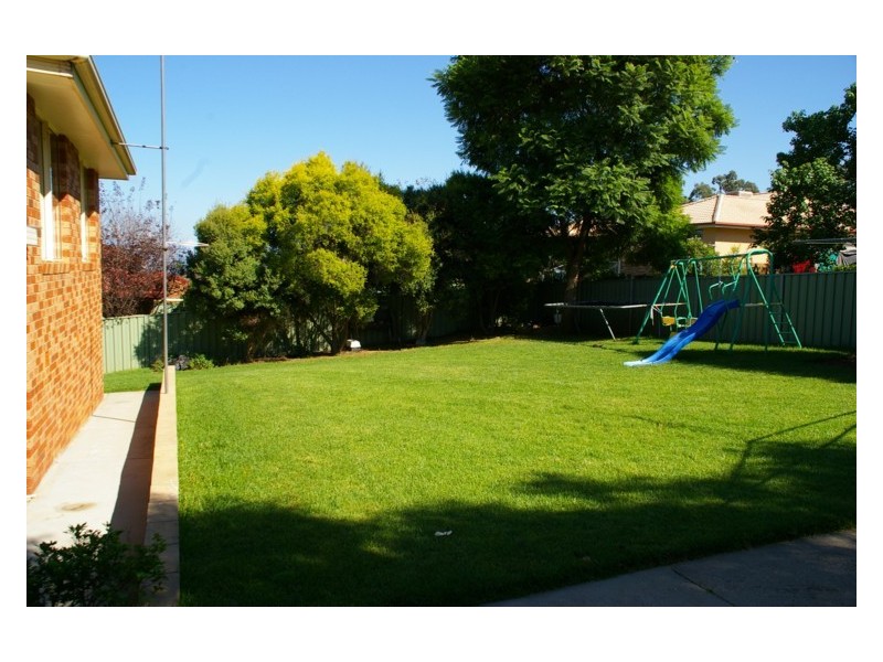 4 Grevillea Close, Cowra NSW 2794
