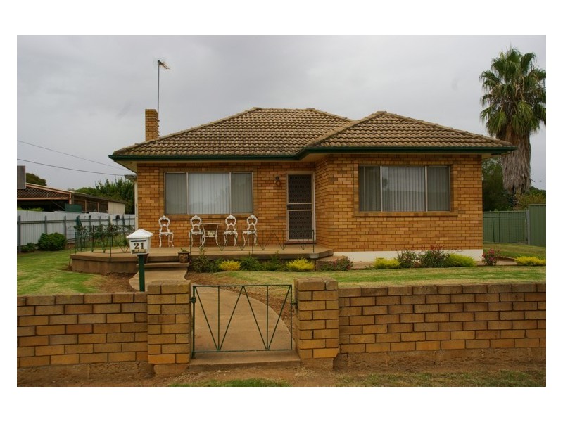 21 Watt Street, Cowra NSW 2794