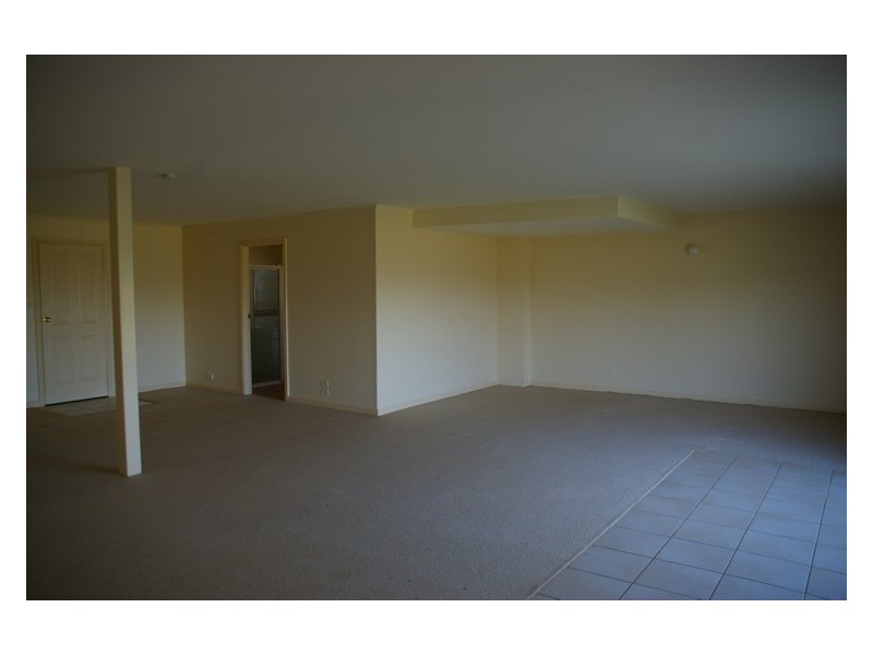 2 Paris Place, Cowra NSW 2794