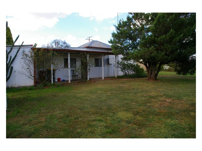 40 Lee Street, Cowra NSW 2794