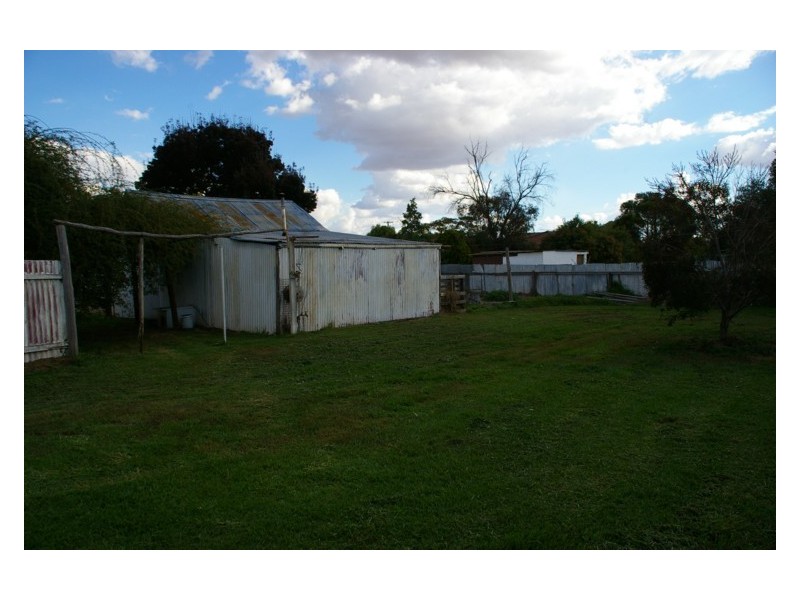 40 Lee Street, Cowra NSW 2794