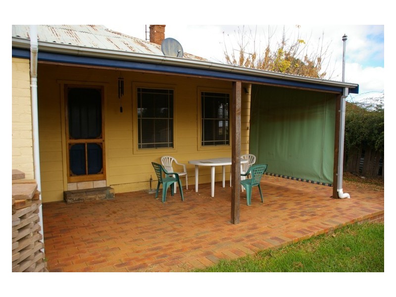 24 Waugoola Street, Cowra NSW 2794
