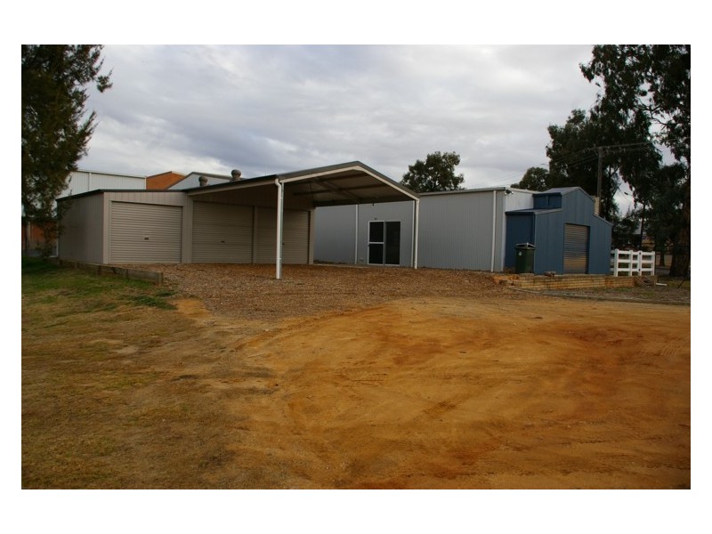 38A Young Road, Cowra NSW 2794