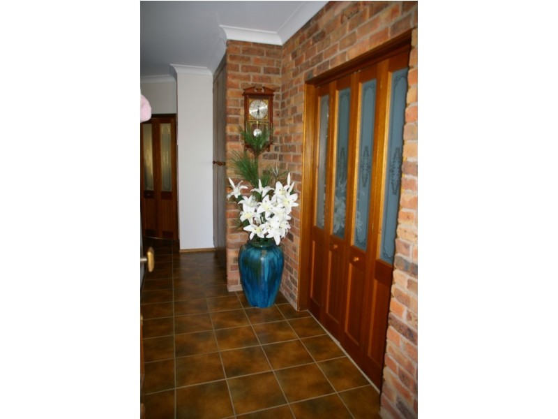 9 Amaroo Avenue, Cowra NSW 2794