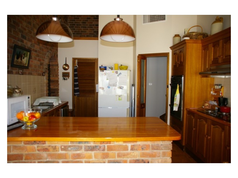 9 Amaroo Avenue, Cowra NSW 2794