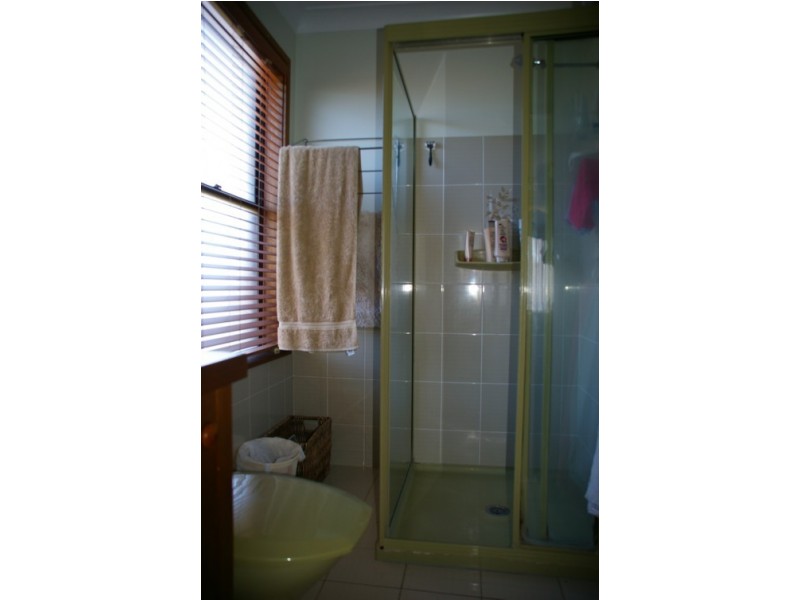 9 Amaroo Avenue, Cowra NSW 2794